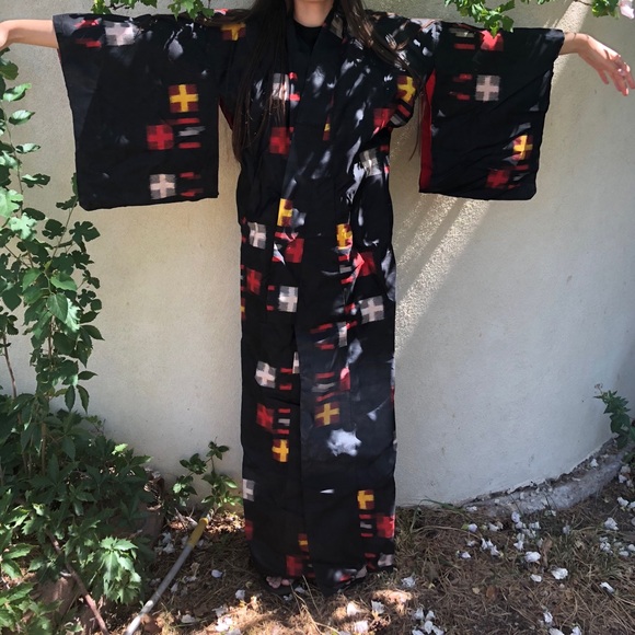 Vintage Japanese Kimono - Picture 2 of 5